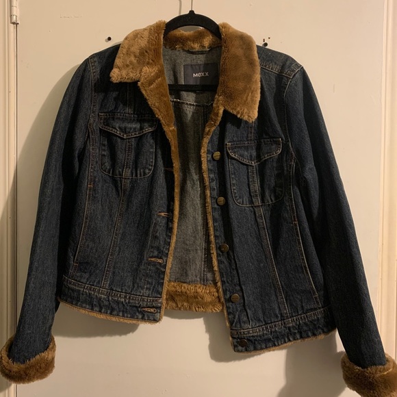 Mexx size12 Jean Jacket with Faux Fur Detail - Picture 2 of 4